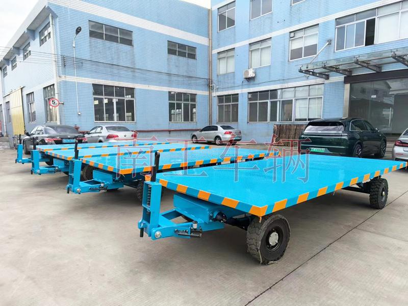 6吨多米平台蓝色 带减震带刹车工具拖车