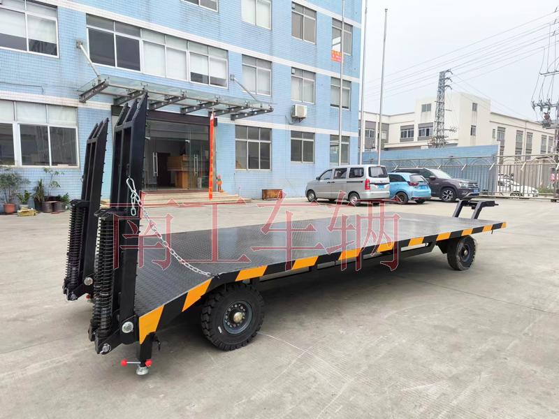 6吨带爬梯移动多米平台