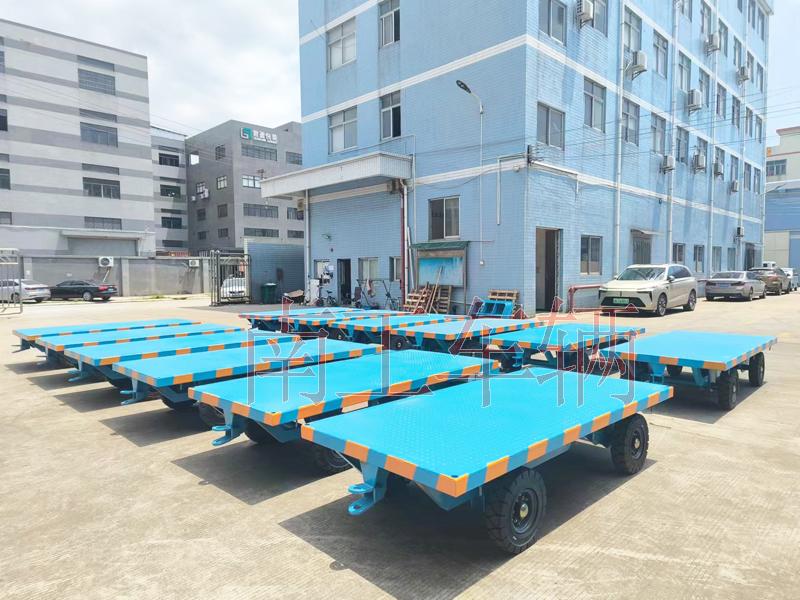3吨全挂式牵引多米平台可拆护栏