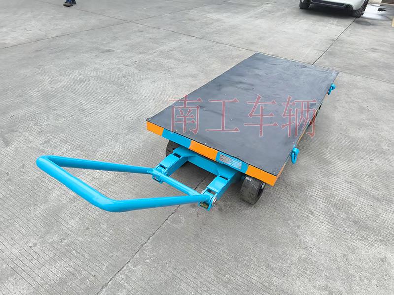 3吨小型多米平台 带橡胶垫工具车