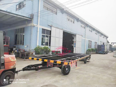 8吨无动力牵引骨架多米平台带护栏3I.jpg