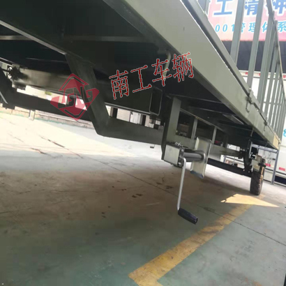 5吨护栏多米平台军绿色4I.jpg