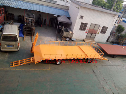 5吨带登车桥护栏型多米平台6I.jpg