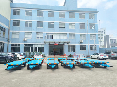 3吨全挂式牵引多米平台可拆护栏1I.jpg