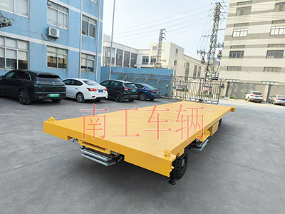 10吨多米平台带液压支腿伸缩梯工具车5I.jpg