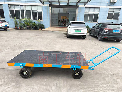 3吨小型多米平台 带橡胶垫工具车2I.jpg
