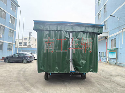 5吨雨篷拖车 牵引多米平台3I.jpg