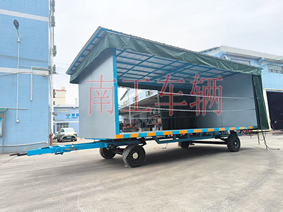 5吨雨篷拖车 牵引多米平台4I.jpg